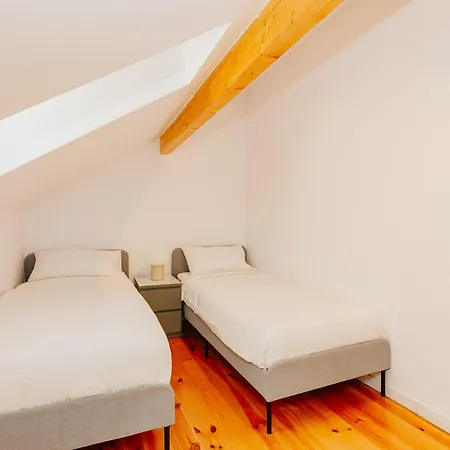 Casa de Férias New Amazing Cozy House In The Heart Lisboa