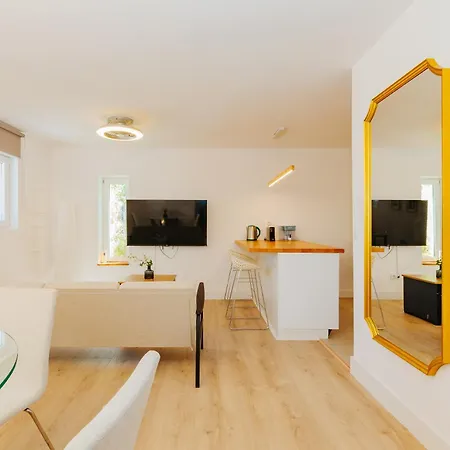 Будинок відпочинку New Amazing Cozy House In The Heart *