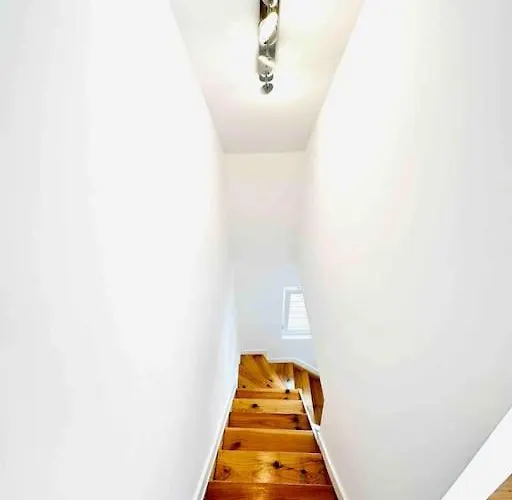 New Amazing Cozy House In The Heart