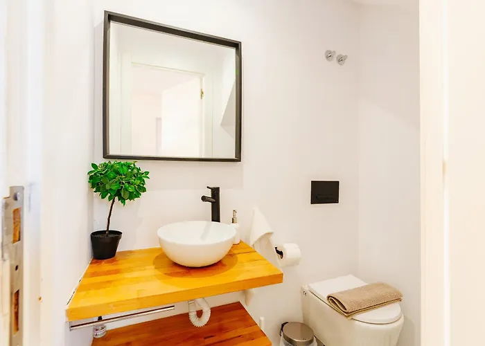 New Amazing Cozy House In The Heart بيت للعطل Lisboa