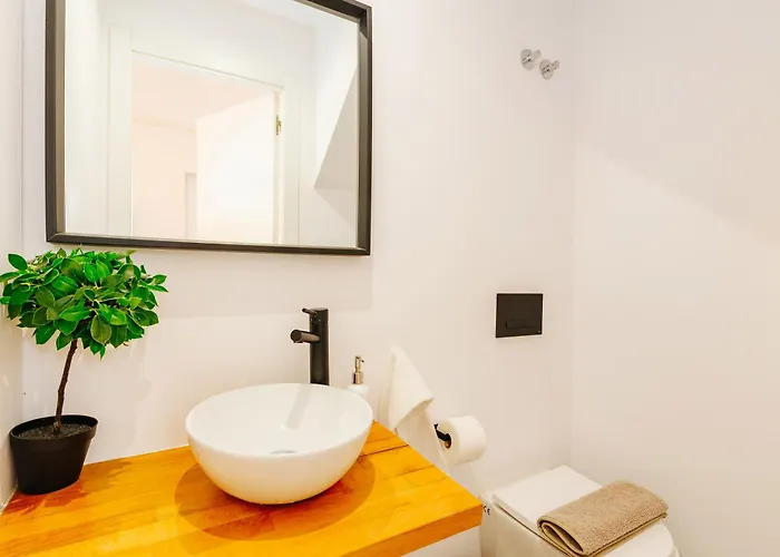 New Amazing Cozy House In The Heart بيت للعطل *