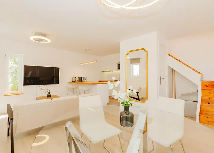 New Amazing Cozy House In The Heart بيت للعطل *