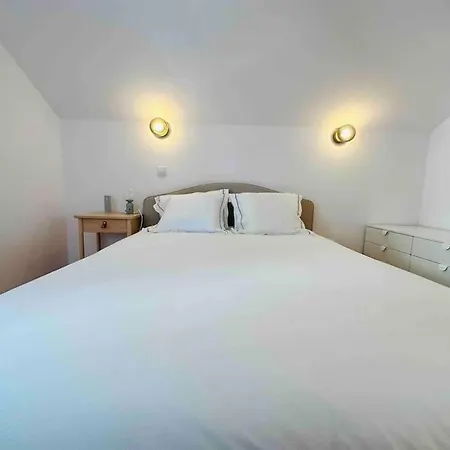 New Amazing Cozy House In The Heart Лиссабон