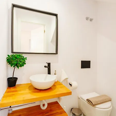 New Amazing Cozy House In The Heart Дом отдыха Лиссабон