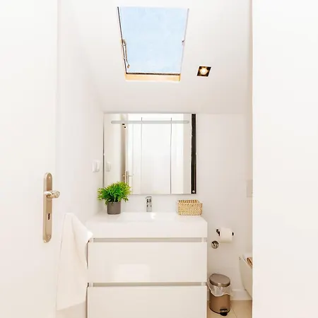 New Amazing Cozy House In The Heart